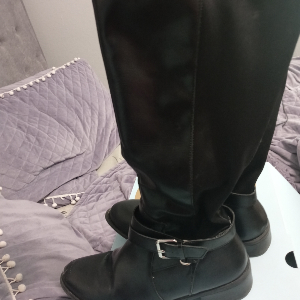Winter Boots - Picture 3 of 6